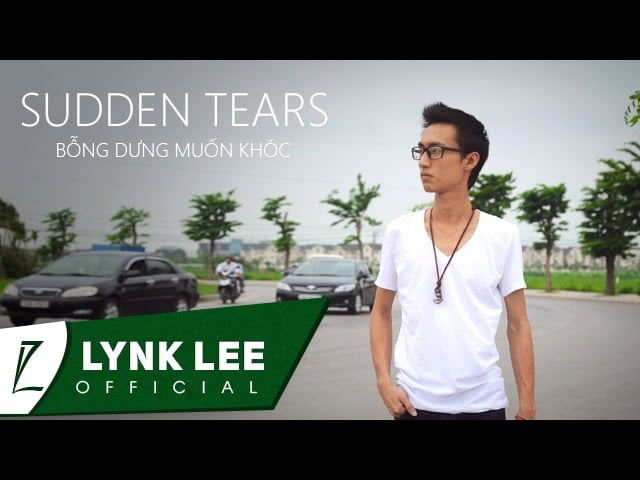 Người đang luyện viết tiếng Anh