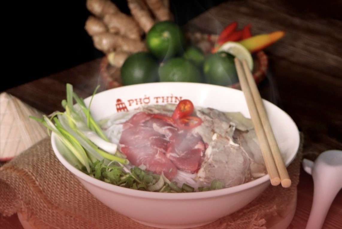 Món phở Hà Nội với nước dùng trong