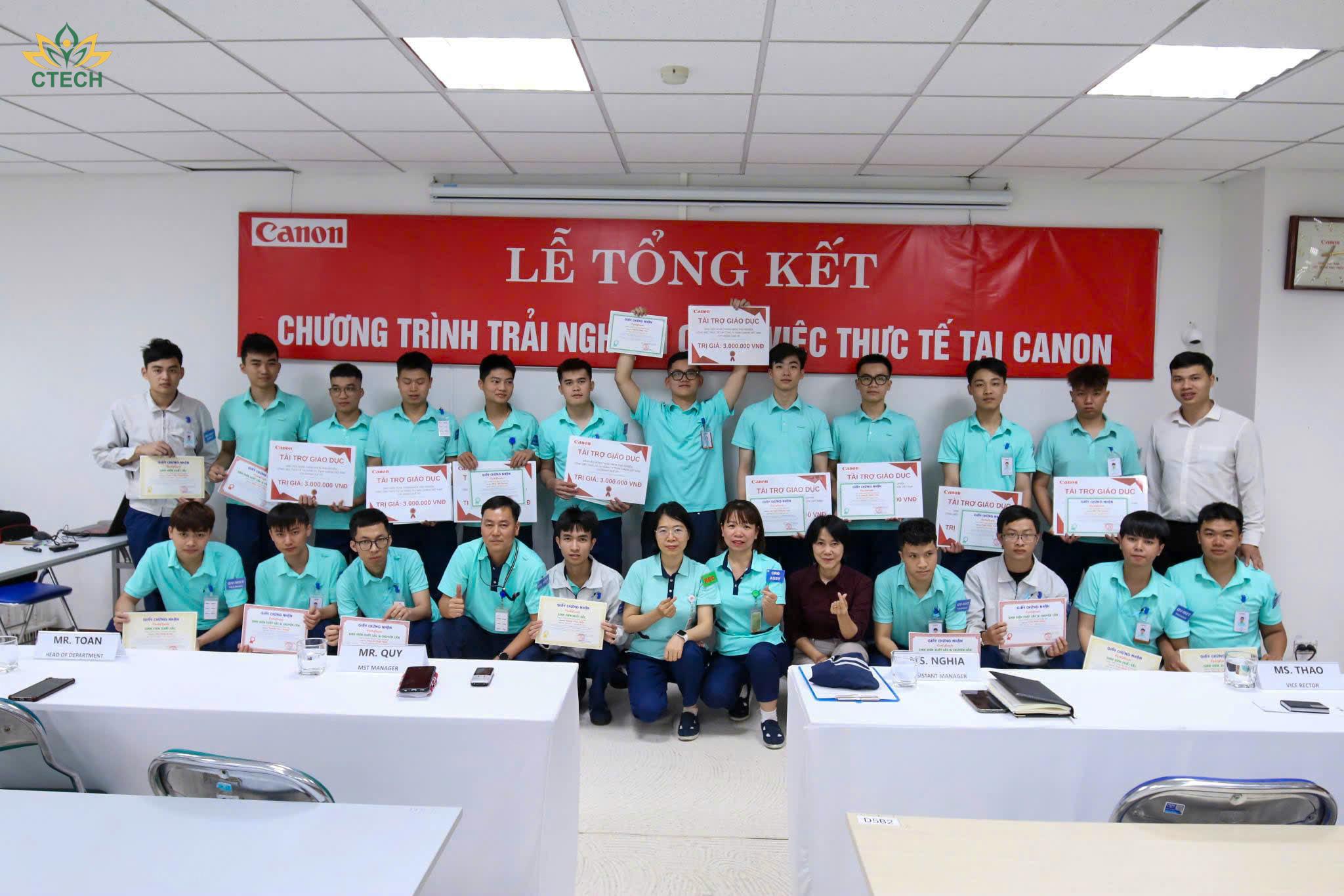 Sinh viên CTECH tương tác cùng chuyên gia Canon