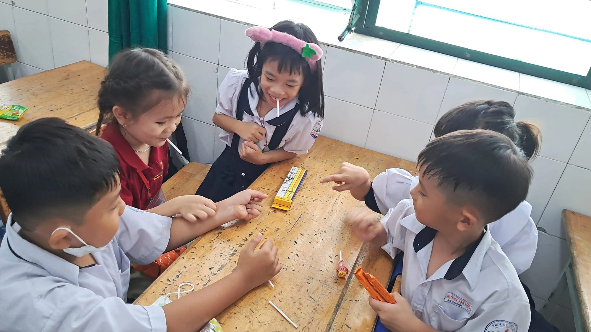 Trẻ trong lớp học