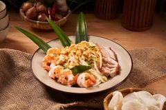 Nộm củ hũ dừa tôm thịt thanh mát