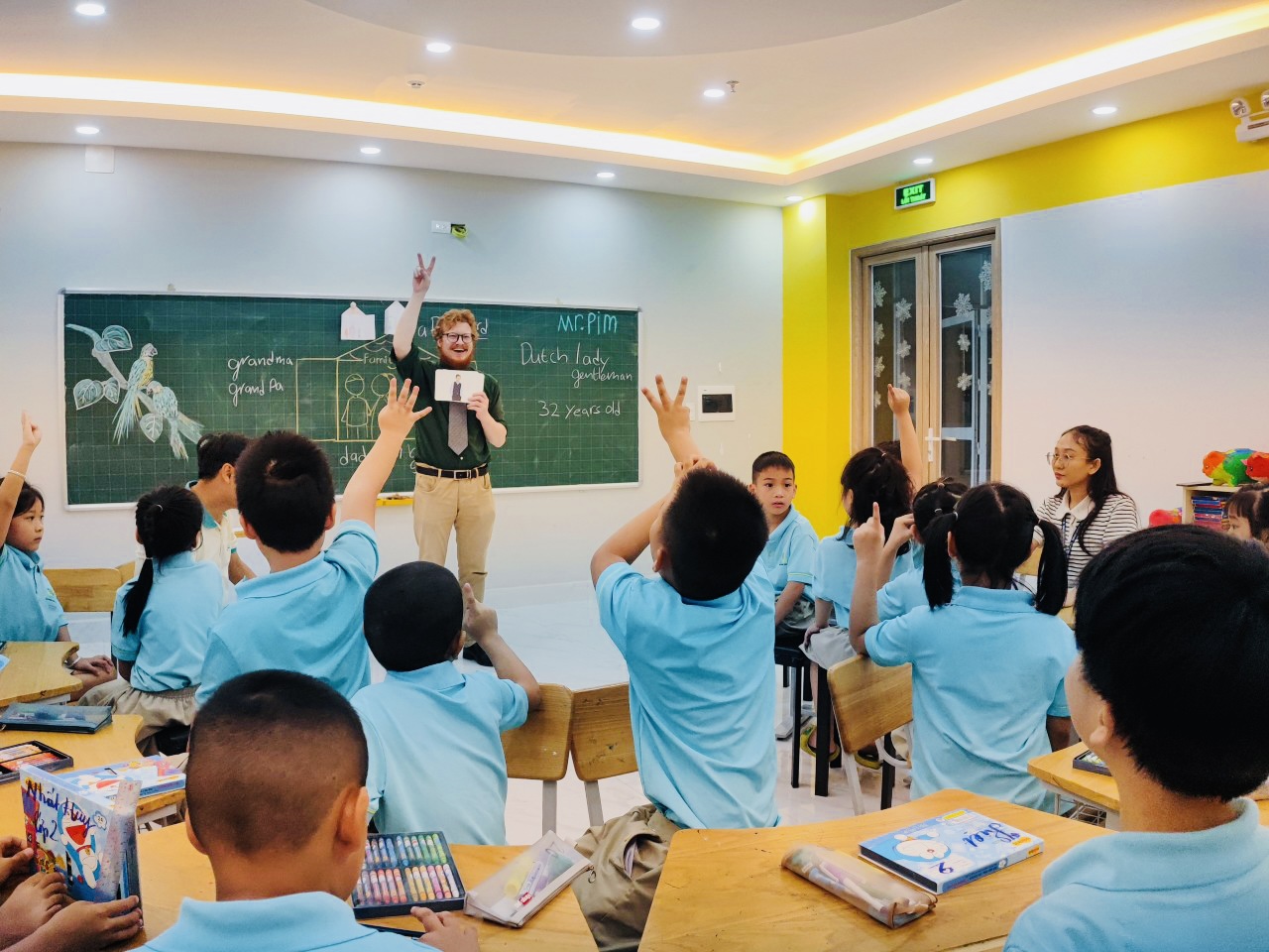 Bàn học gọn gàng