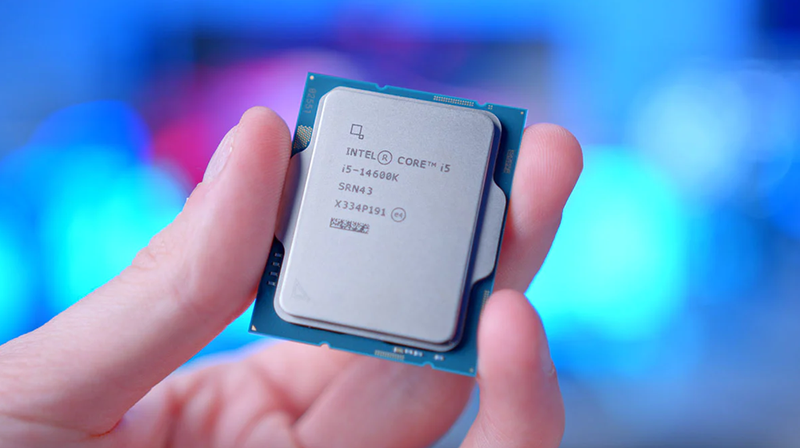 CPU Intel Core i5 và AMD Ryzen 5 trên nền mainboard