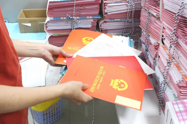 Phân biệt thủ tục đất đai