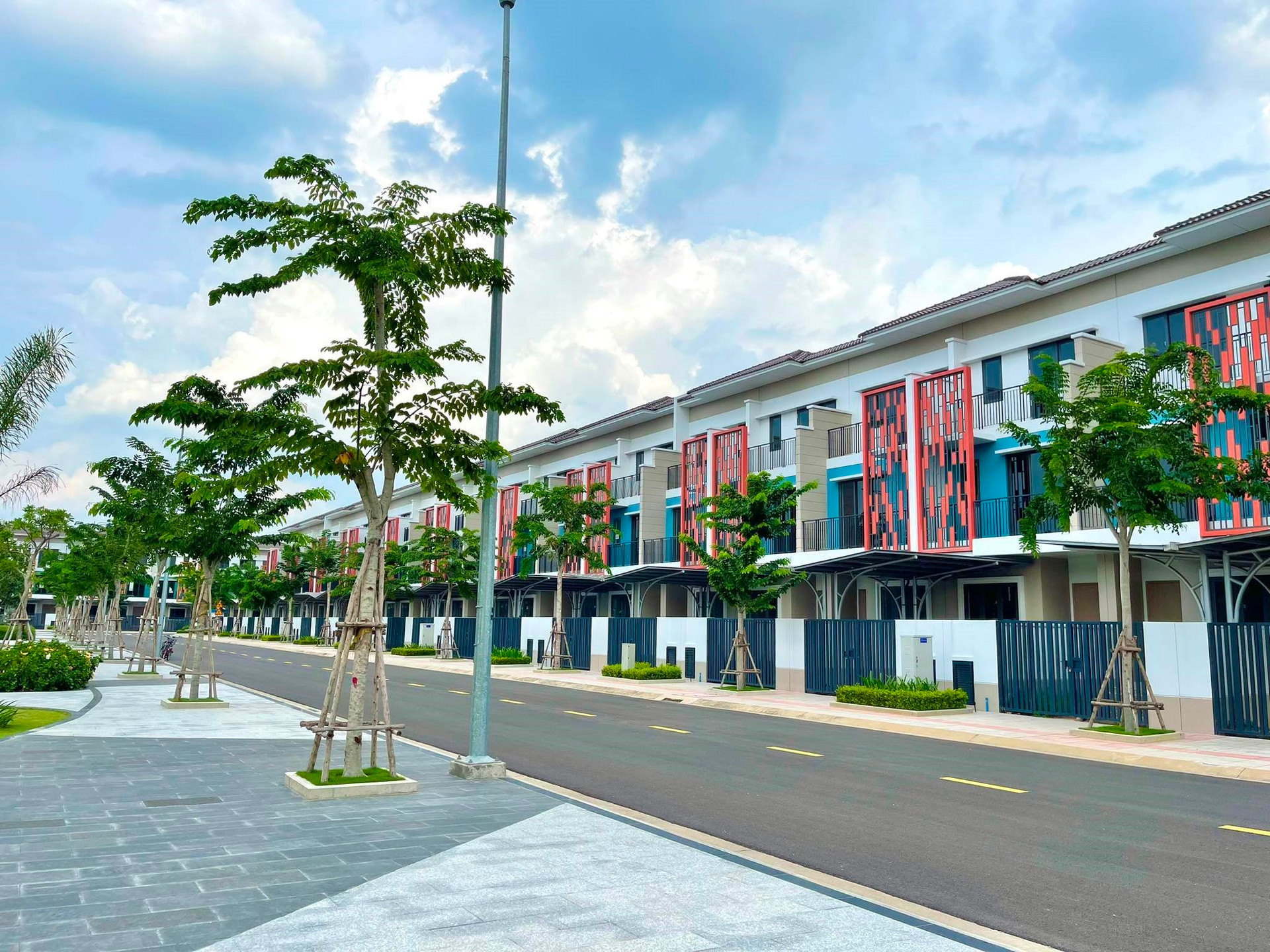 Dòng tiền đầu tư bị kéo căng