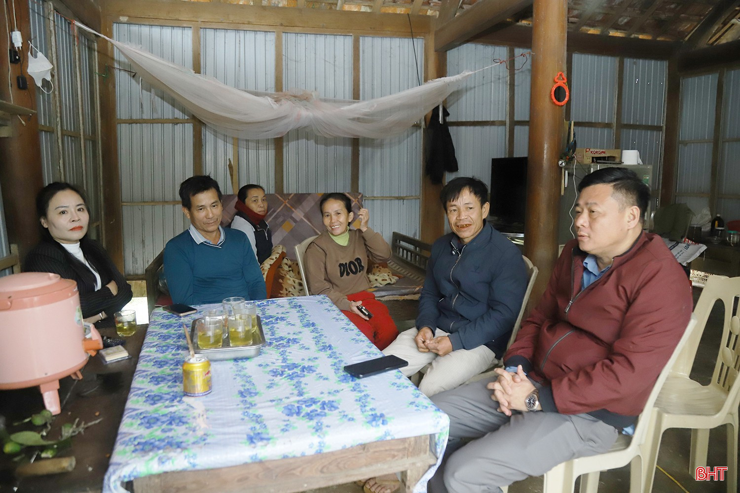 Tranh chấp đất đai