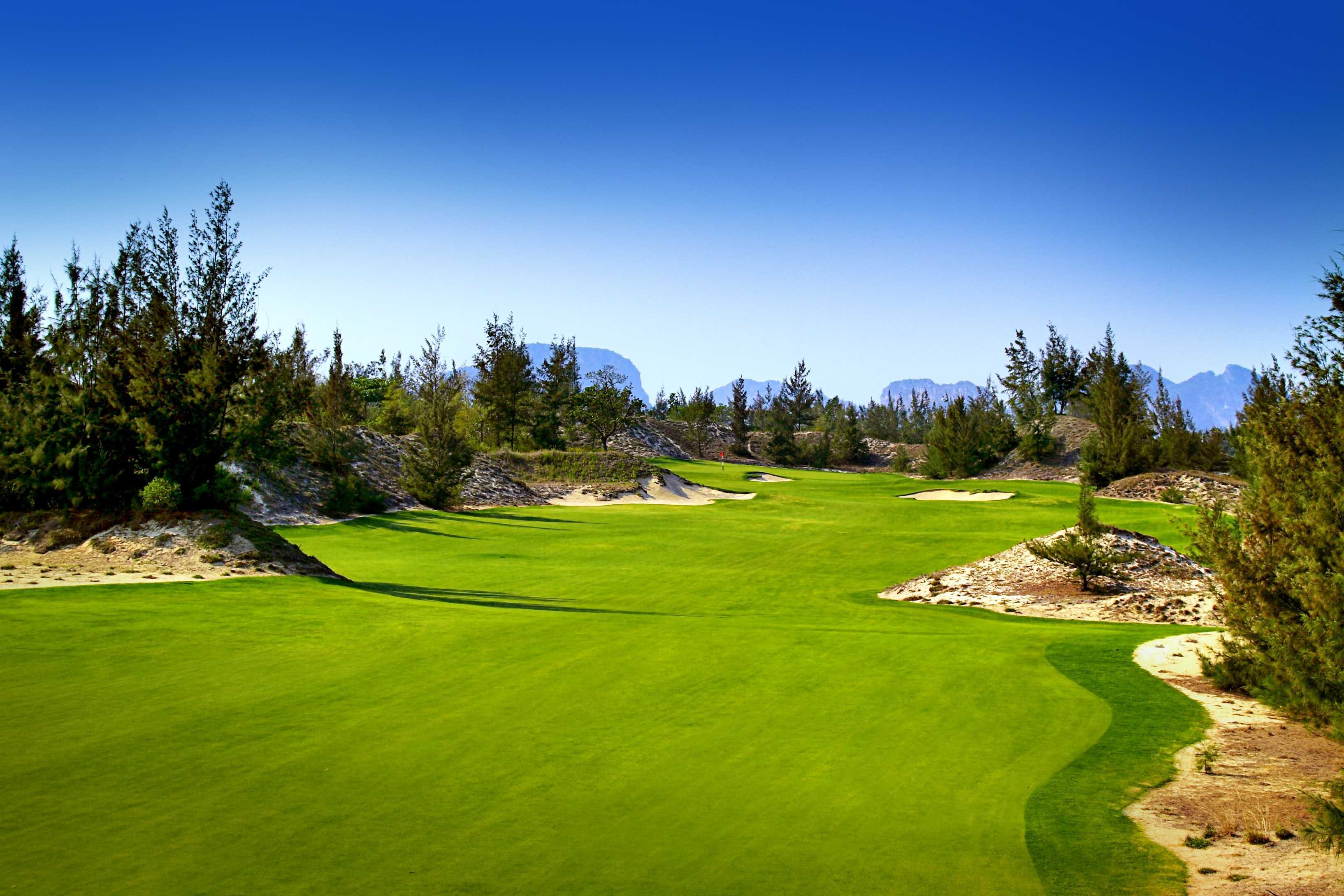 Sân golf ven biển Đà Nẵng