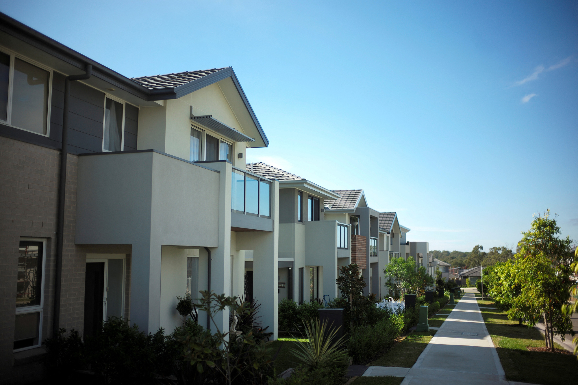 Bức tranh giá nhà cuối năm