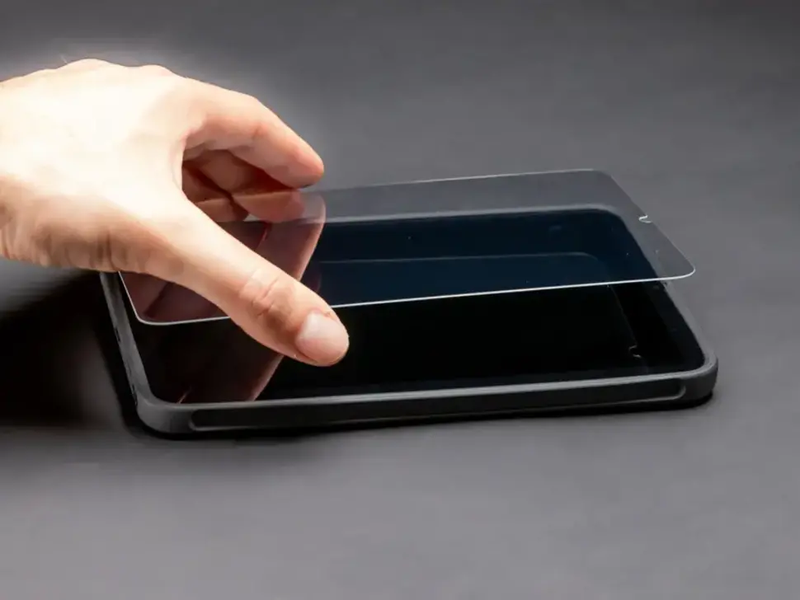 Ốp bảo vệ và kính cường lực giúp bảo vệ điện thoại hiệu quả