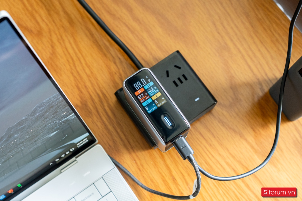 Củ sạc và cáp USB-C cho MacBook Neo