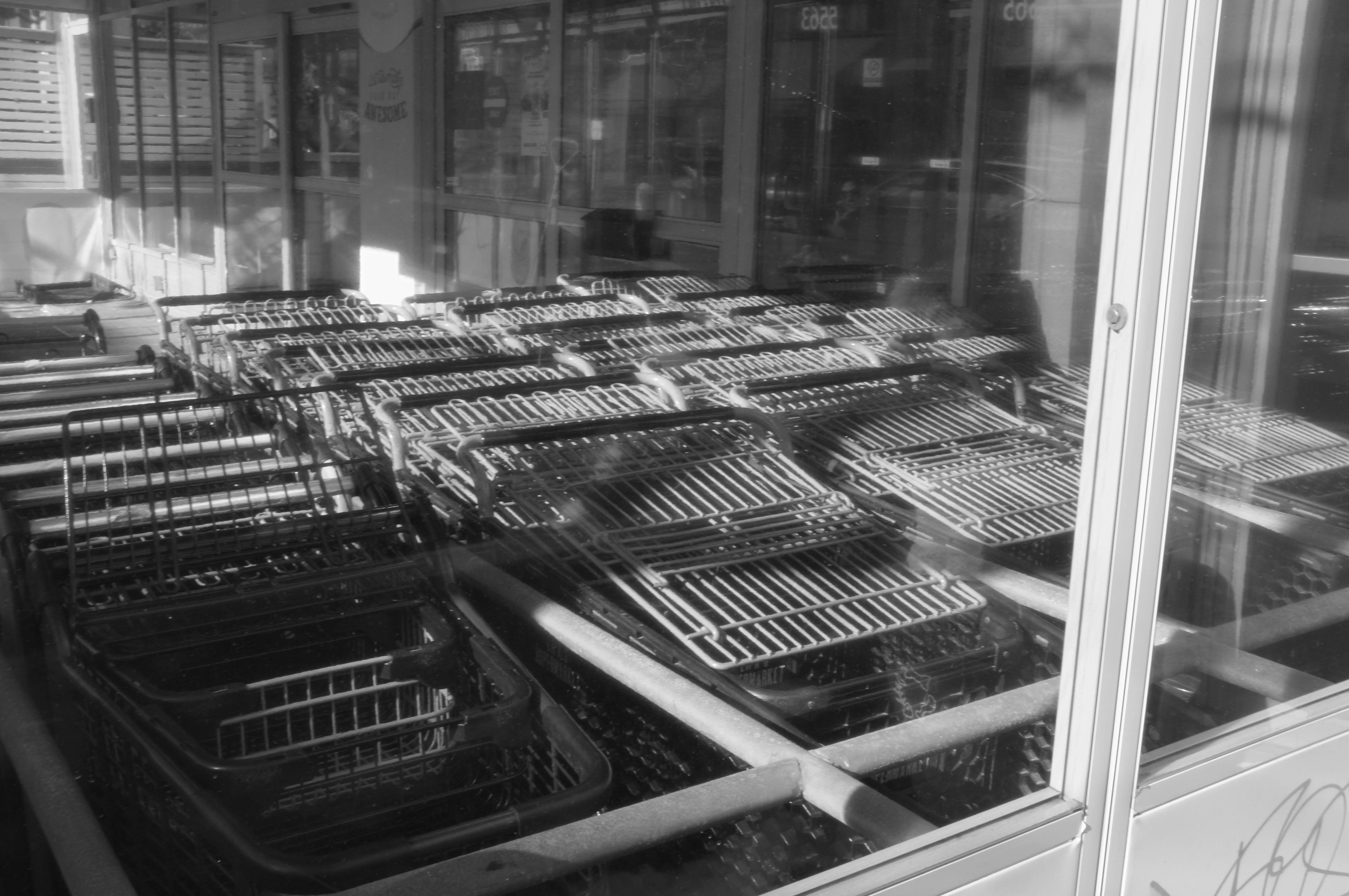 Cửa hàng trống nhân sự vào ngày cuối tuần do sai sót trong xếp lịch