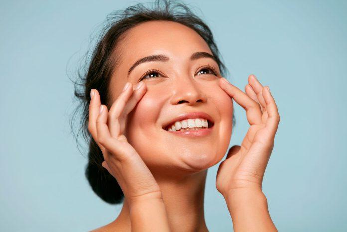 Sử dụng kem dưỡng ẩm mỏng nhẹ