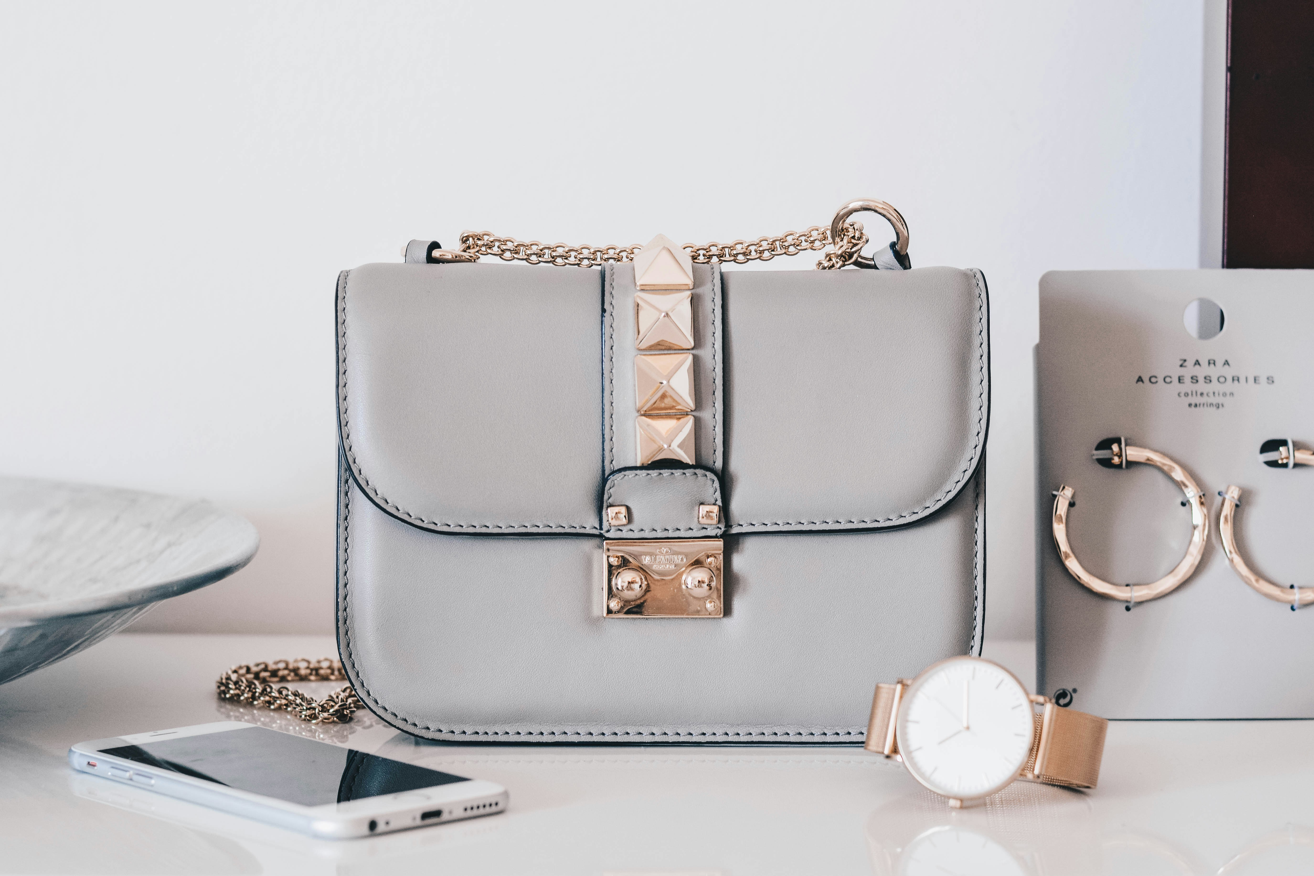 Phụ kiện và giày dép cho outfit công sở