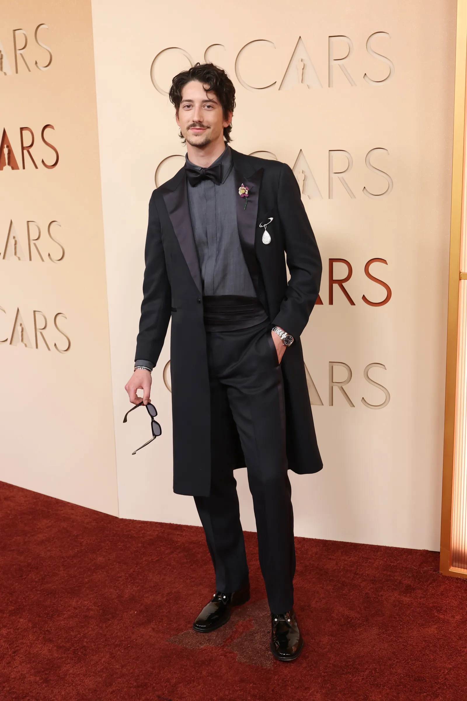 Phụ kiện định hình phong cách thảm đỏ Oscar 2026