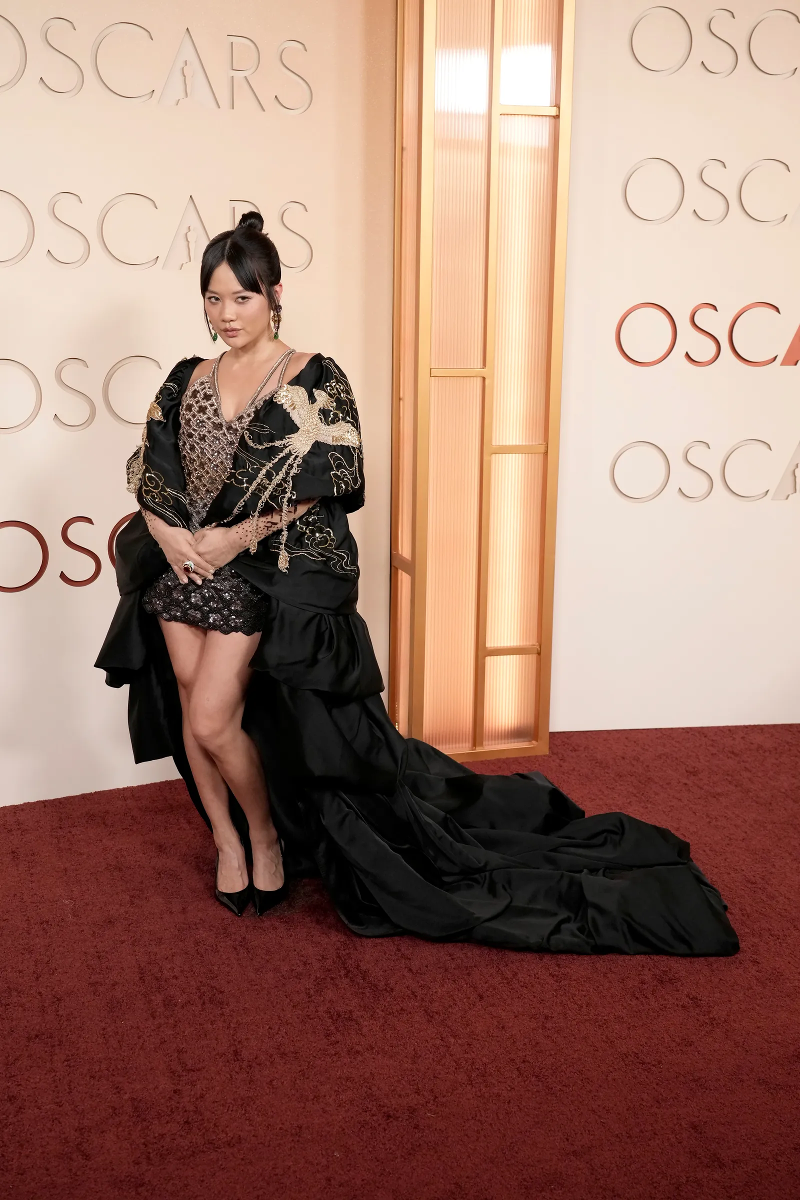 Những chi tiết kịch tính thảm đỏ Oscar 2026
