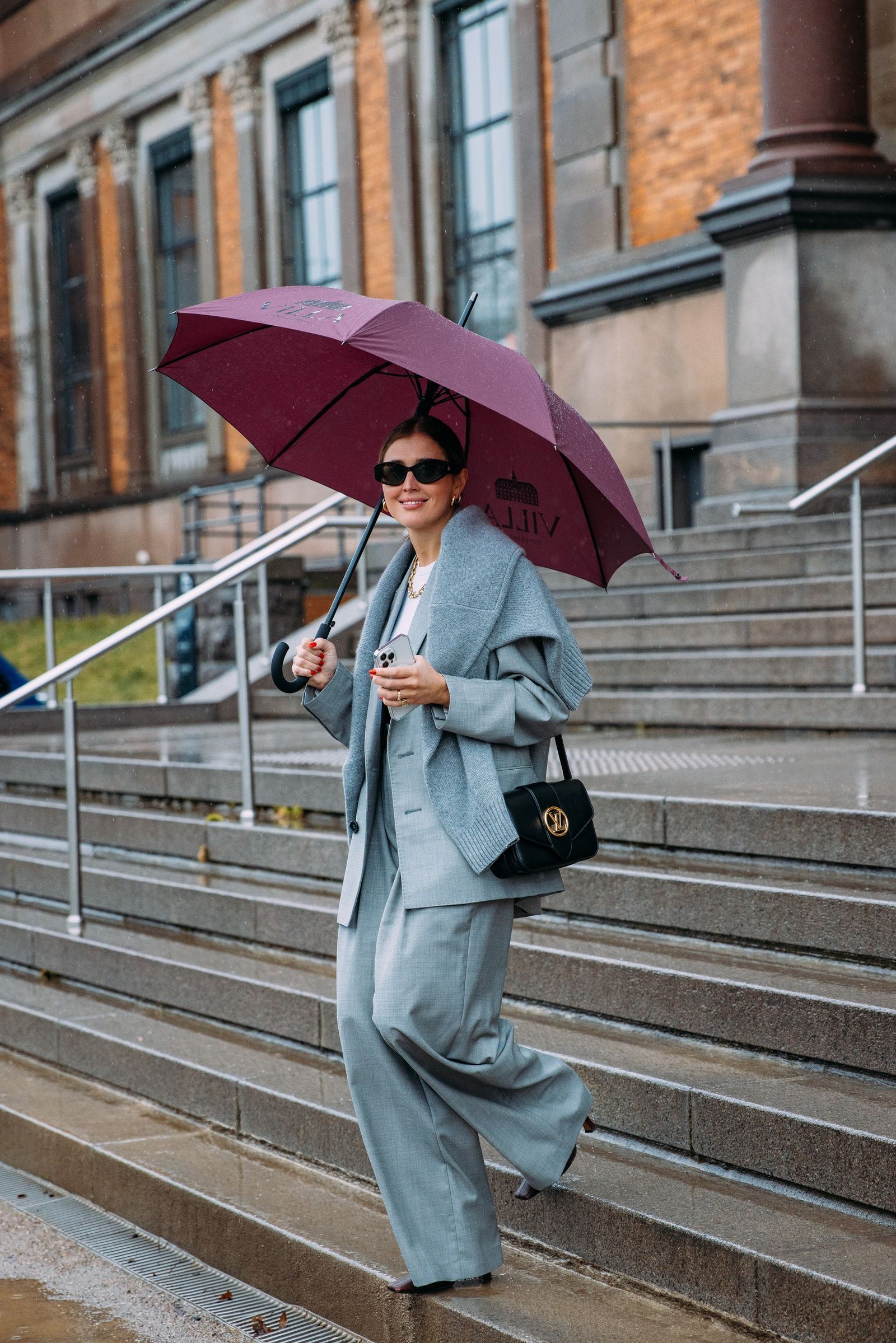 Bộ suit mềm giúp tạo phong thái hiện đại mà vẫn dễ ứng dụng