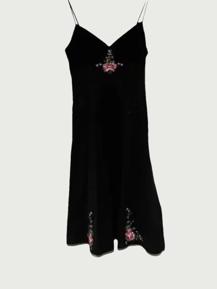 Gợi ý váy mini theo tinh thần tuscan mom aesthetic