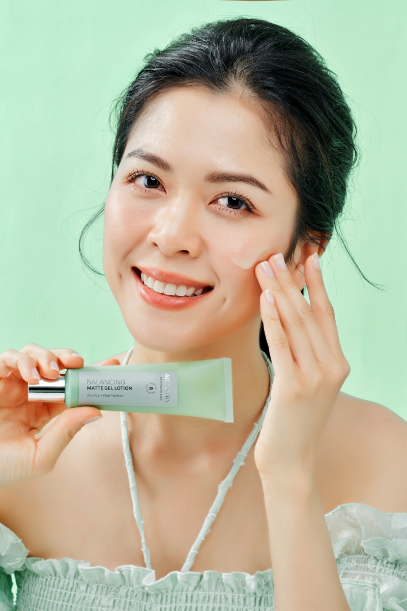 Kem dưỡng dạng gel kiểm soát dầu