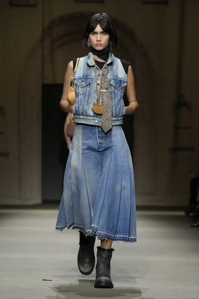 Xanh denim trong bộ sưu tập thời trang xu hướng 2026