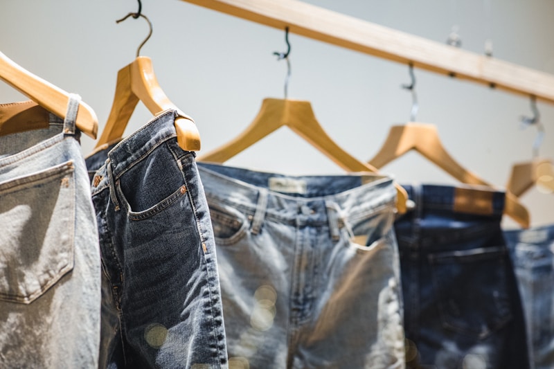 Áo khoác denim retro phong cách hiện đại