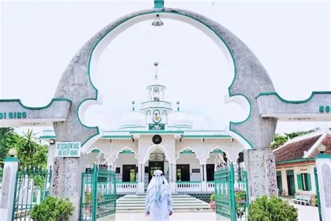 Kiến trúc độc đáo của Thánh đường Hồi giáo Mubarak, trung tâm tín ngưỡng Chăm Islam
