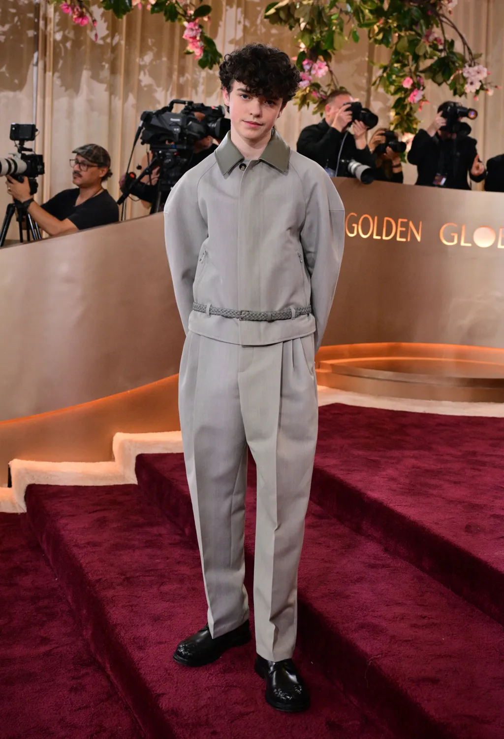Owen Cooper tại thảm đỏ Golden Globes 2026