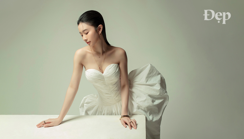 Lớp nền mỏng nhẹ tôn vinh làn da nguyên bản