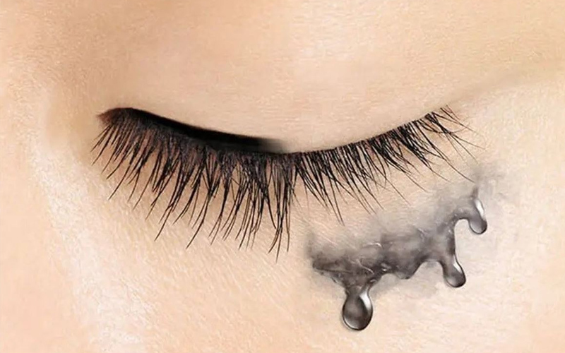 Kỹ thuật cọ mascara đúng cách