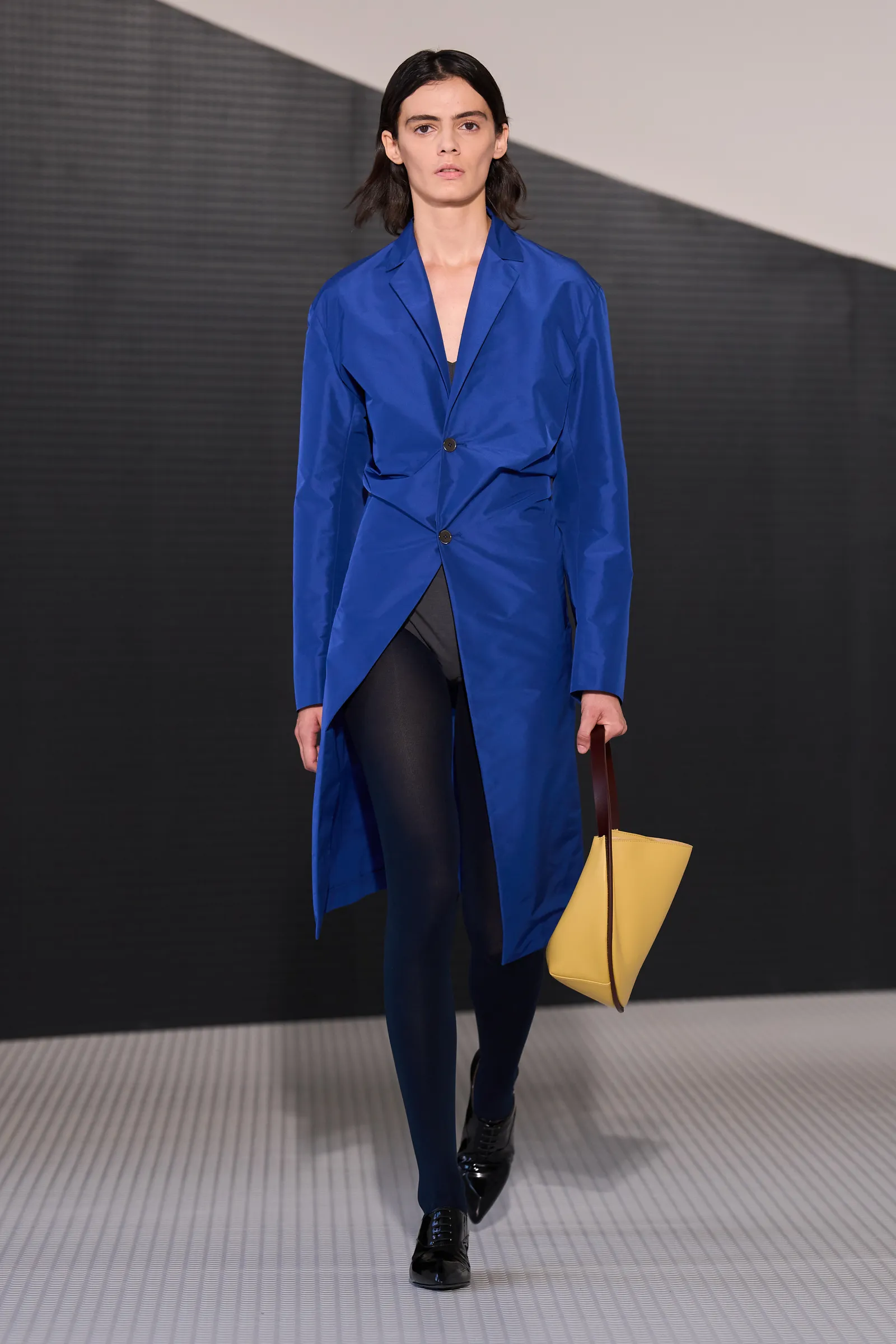 Thiết kế Klein blue trên sàn diễn Jil Sander Xuân Hè 2026