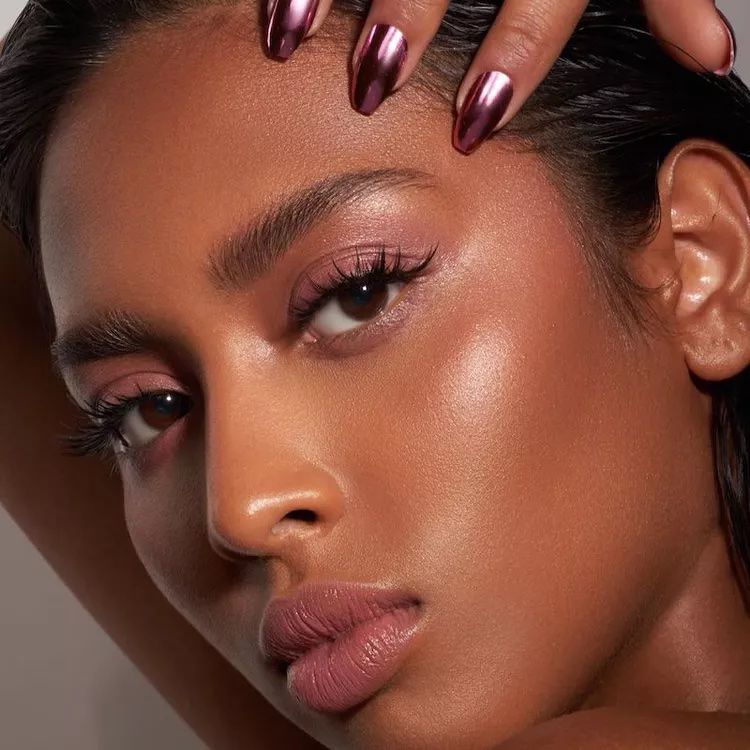 Monochromatic makeup với tông màu cam đồng nhất
