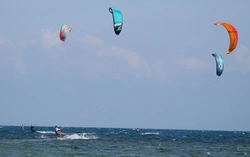 Khu du lịch quốc gia Ninh Chữ với bờ biển đẹp