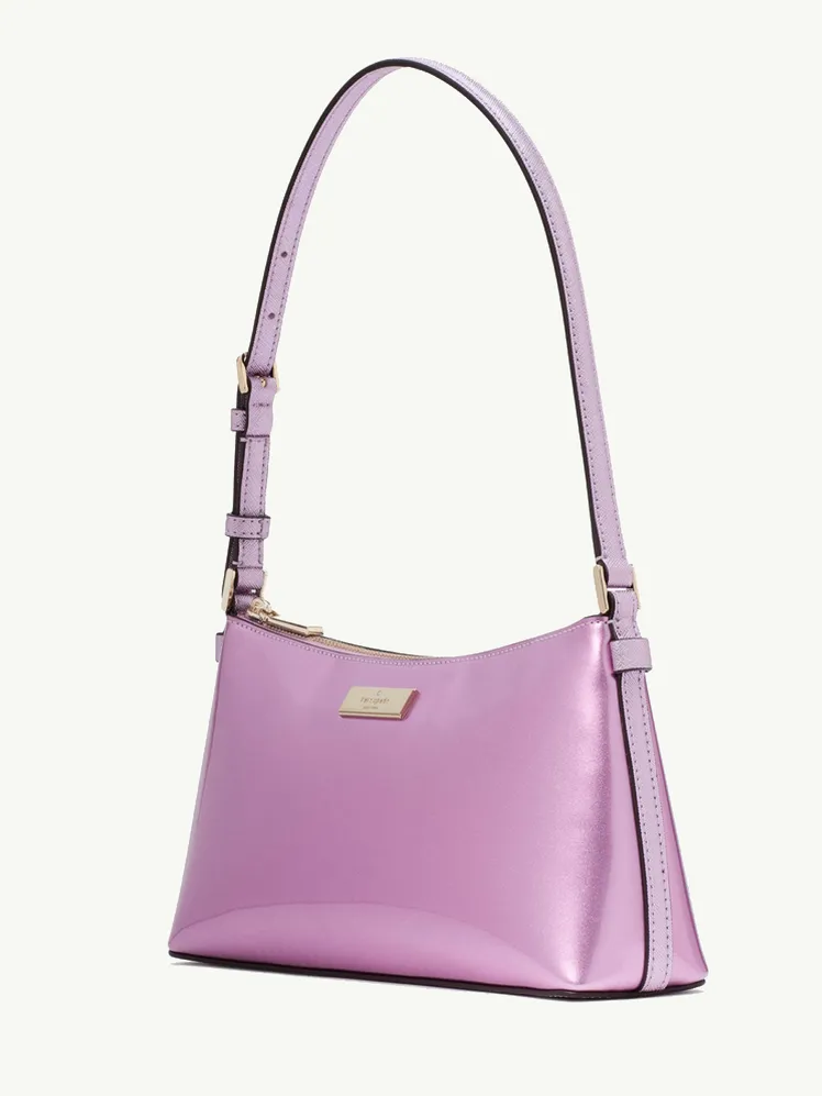 Túi kẹp nách baguette bag với phom dáng nhỏ gọn phù hợp cho các buổi dạo phố