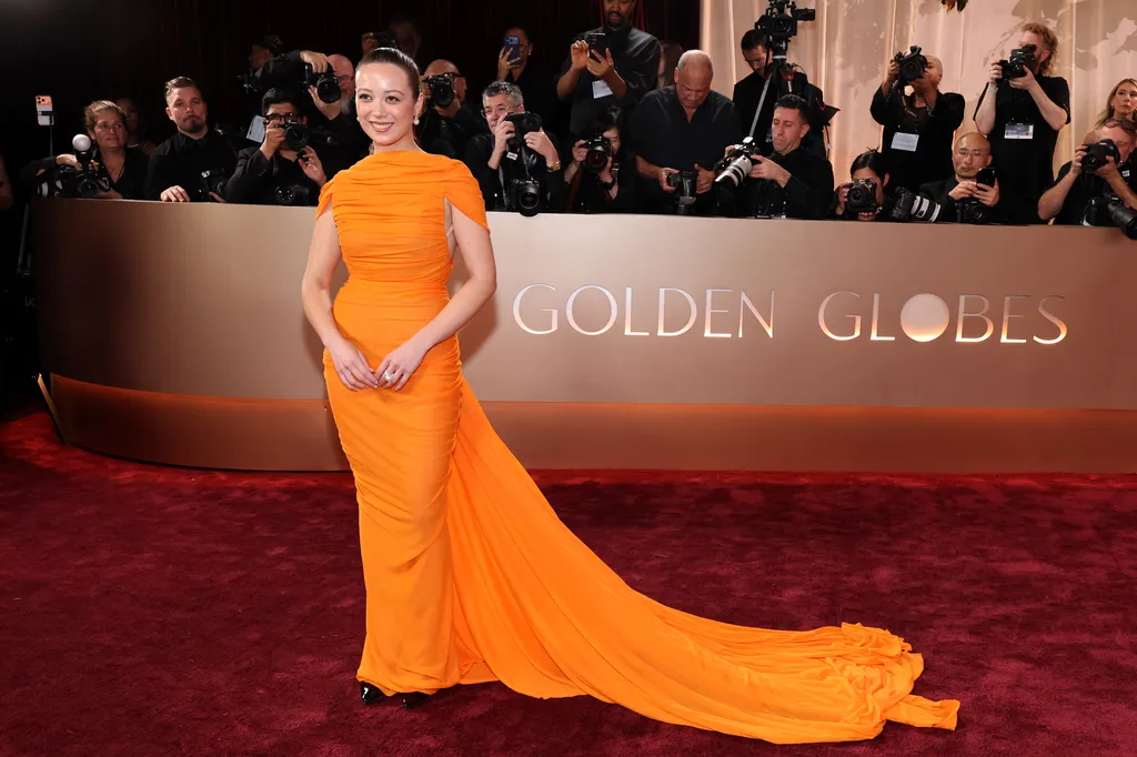 Laufey tại thảm đỏ Golden Globes 2026