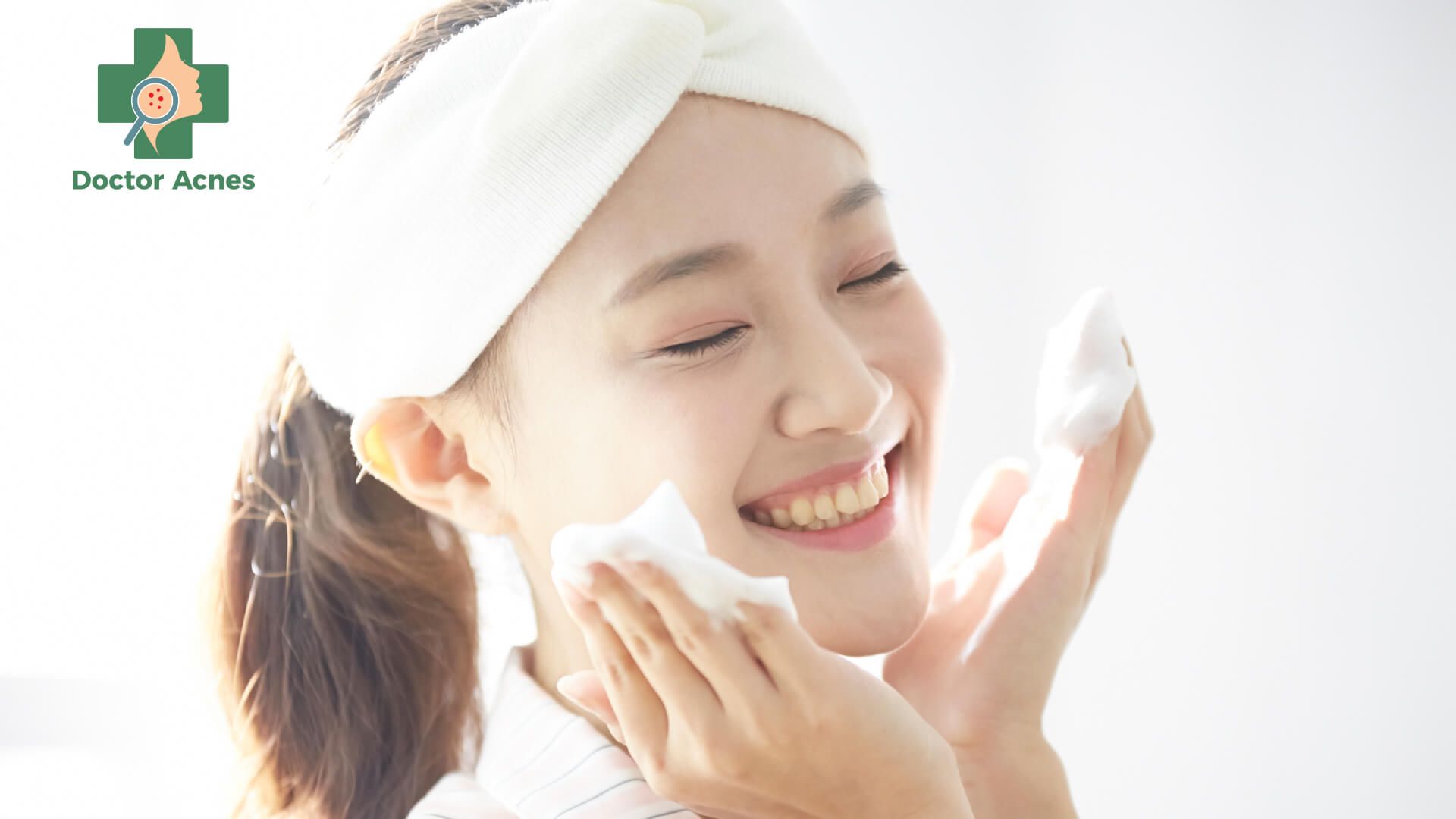 Các bước skincare cho da mụn sáng và tối