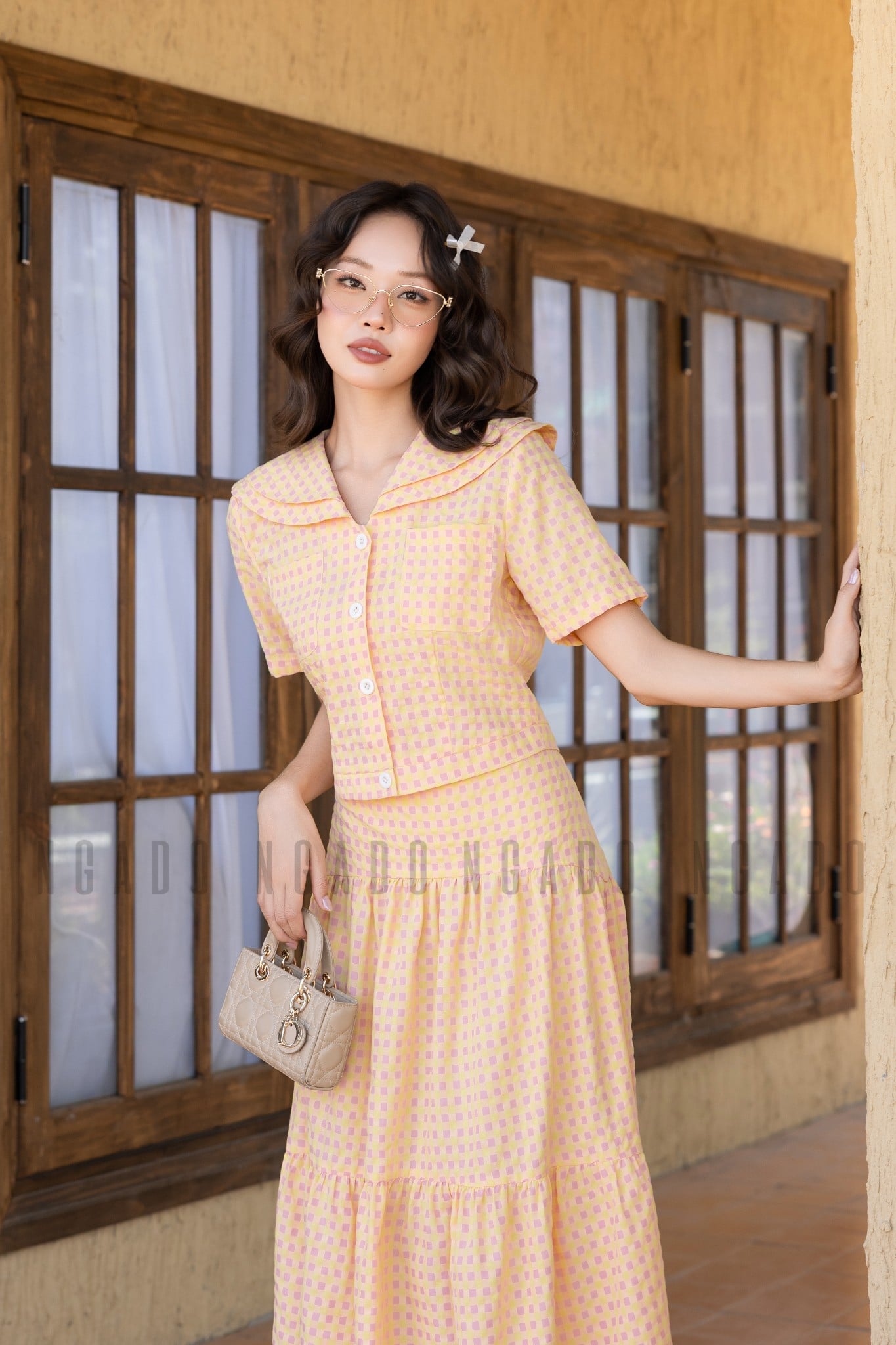 Đầm họa tiết caro truyền thống mang lại vẻ đẹp thanh lịch