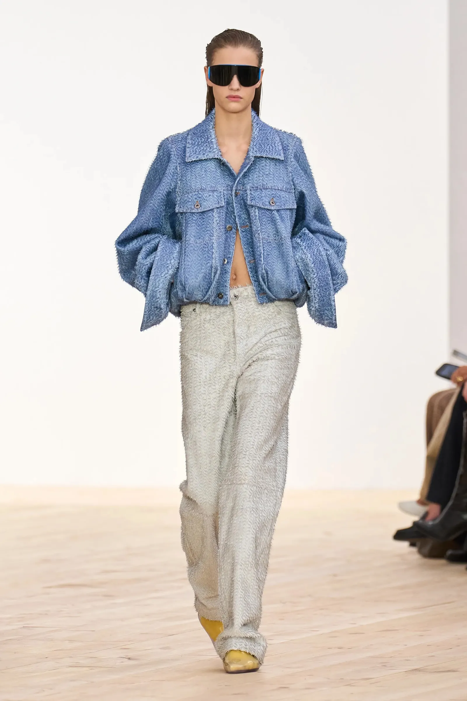 Áo khoác denim phom lơi