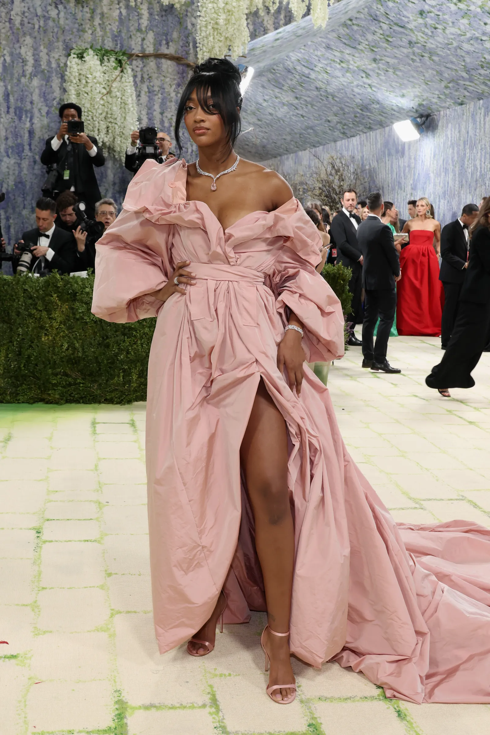 Angel Reese tại Met Gala 2026