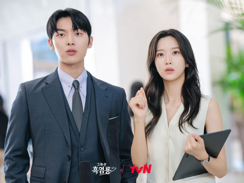 Blazer và áo công sở theo tinh thần nữ tính, thanh lịch
