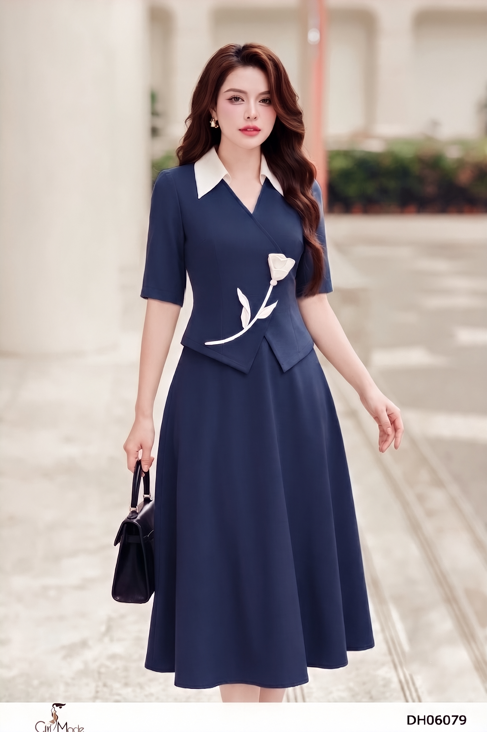 Đầm xòe xanh đen cổ V đức đính hoa eo thanh lịch