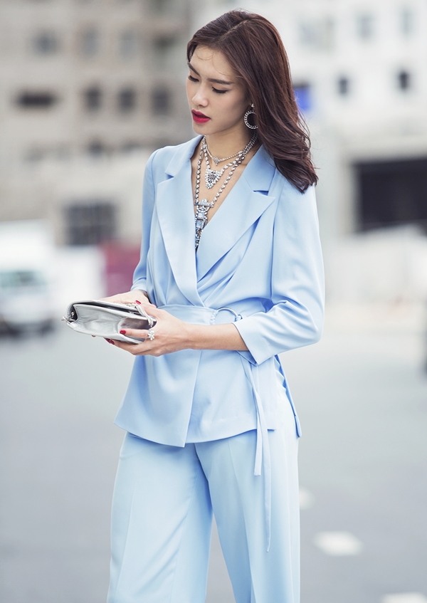 Thời trang phối đồ ngày hè linh hoạt từ công sở ra phố