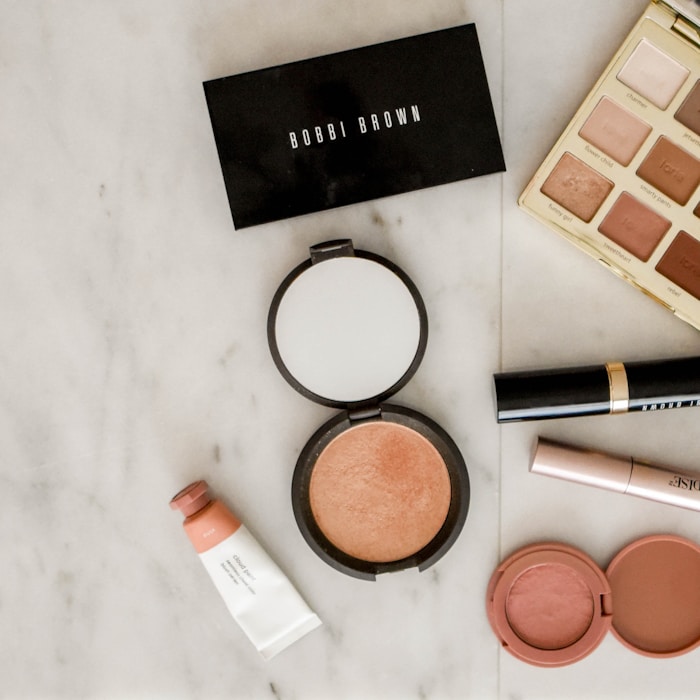 Tạo chiều sâu với bronzer tự nhiên
