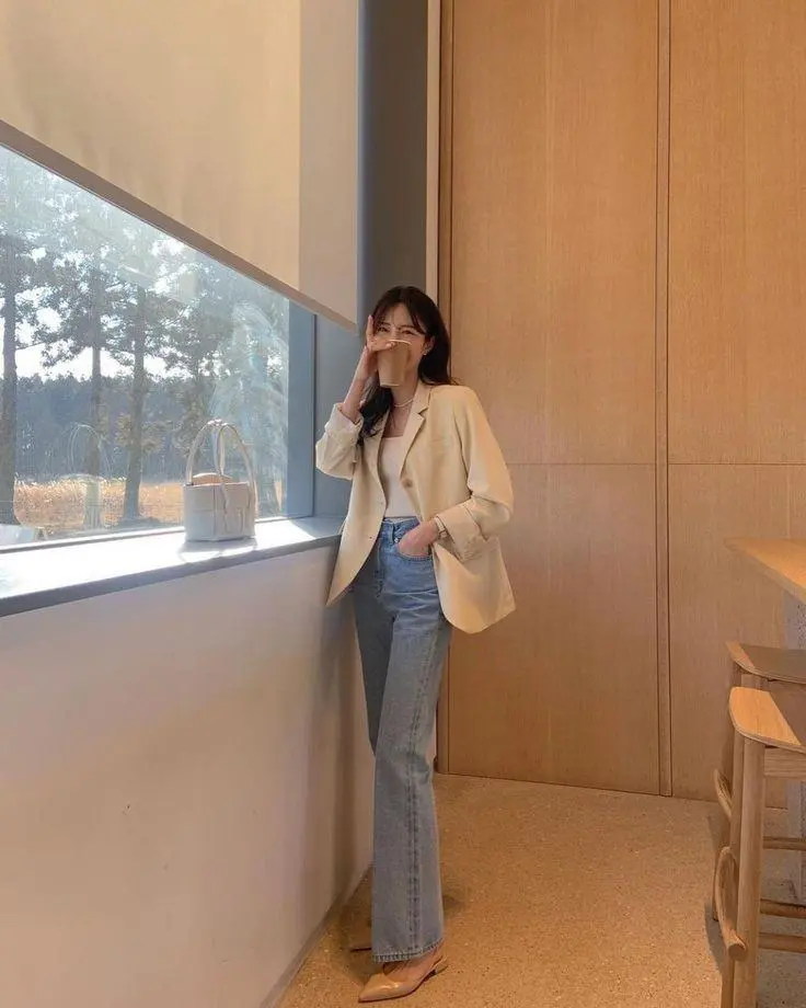 Áo blazer phối chân váy thanh lịch