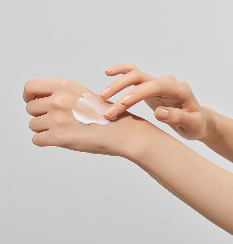Chu kỳ skin cycling thường xoay quanh tẩy da chết, retinoid và các đêm phục hồi