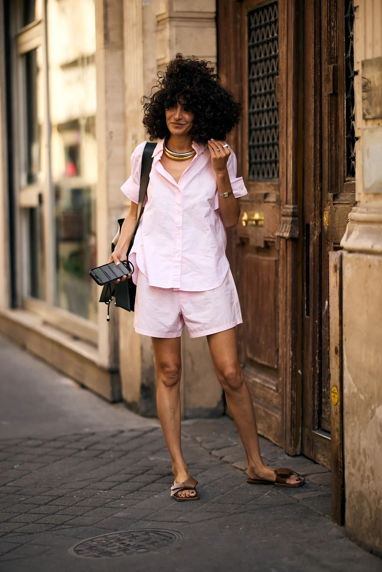 Phụ kiện và phong cách street style Paris 2026