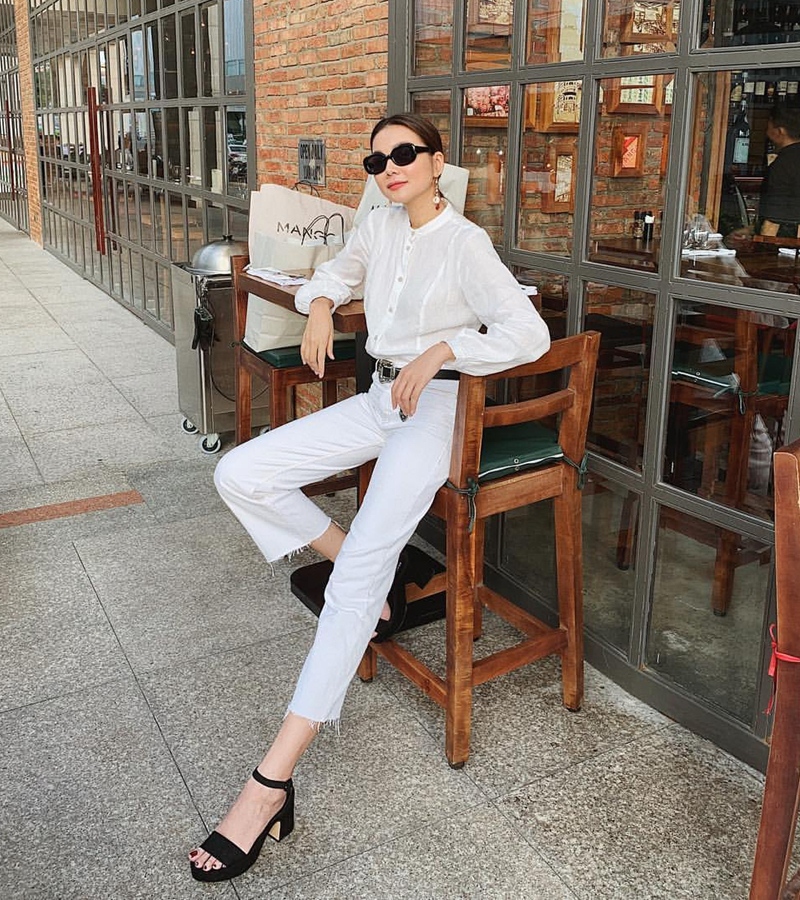 Sơ mi trắng phong cách matchy-matchy