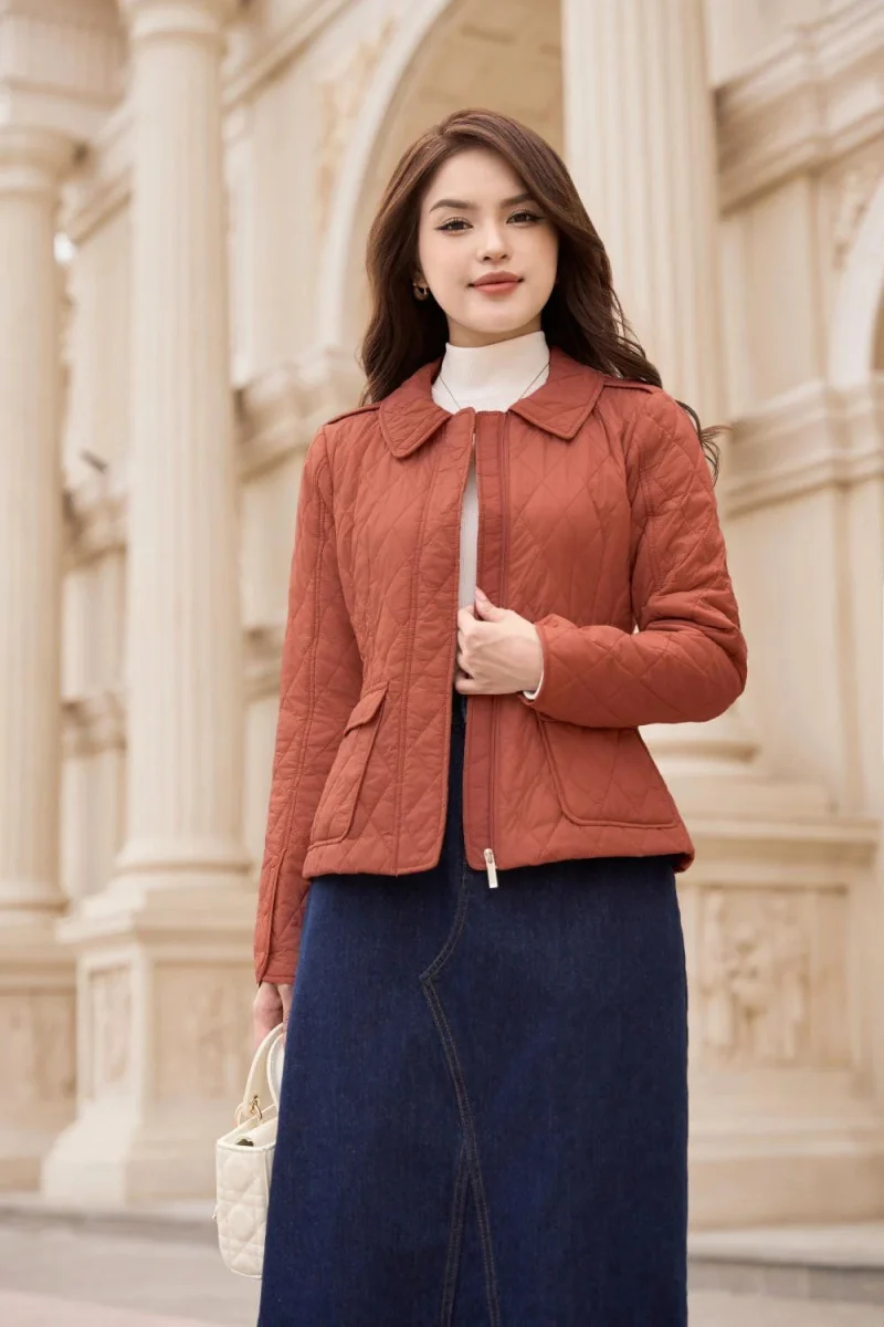 Áo phao nữ dáng ngắn Charming + chân váy bò
