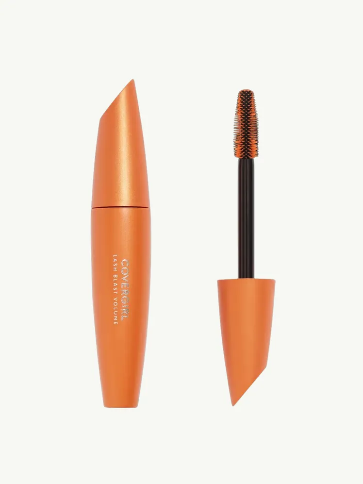 Mascara volumizing — bước cuối giữ cân đối cho smoky eye