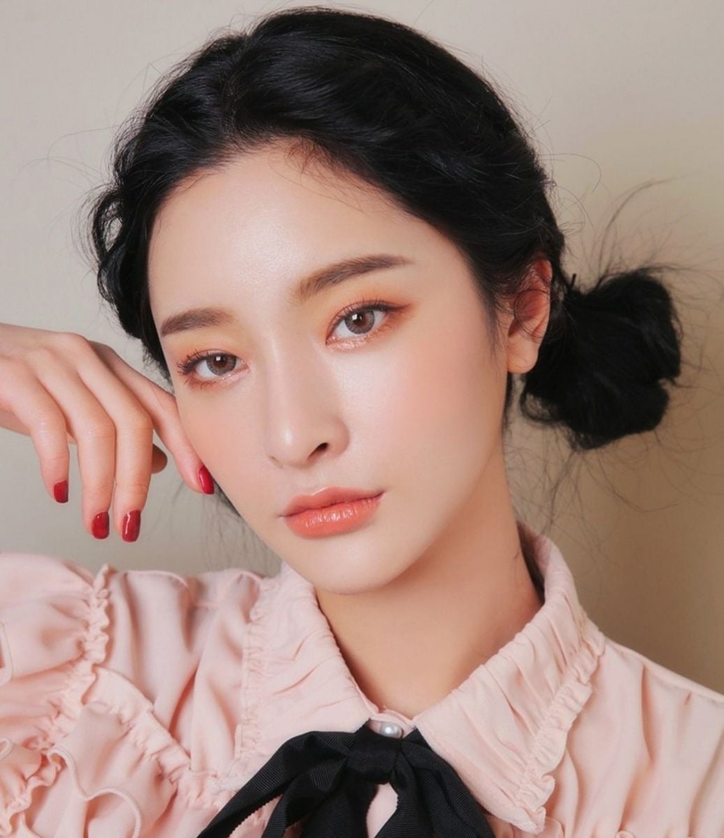 Tone makeup cam đào nhẹ nhàng