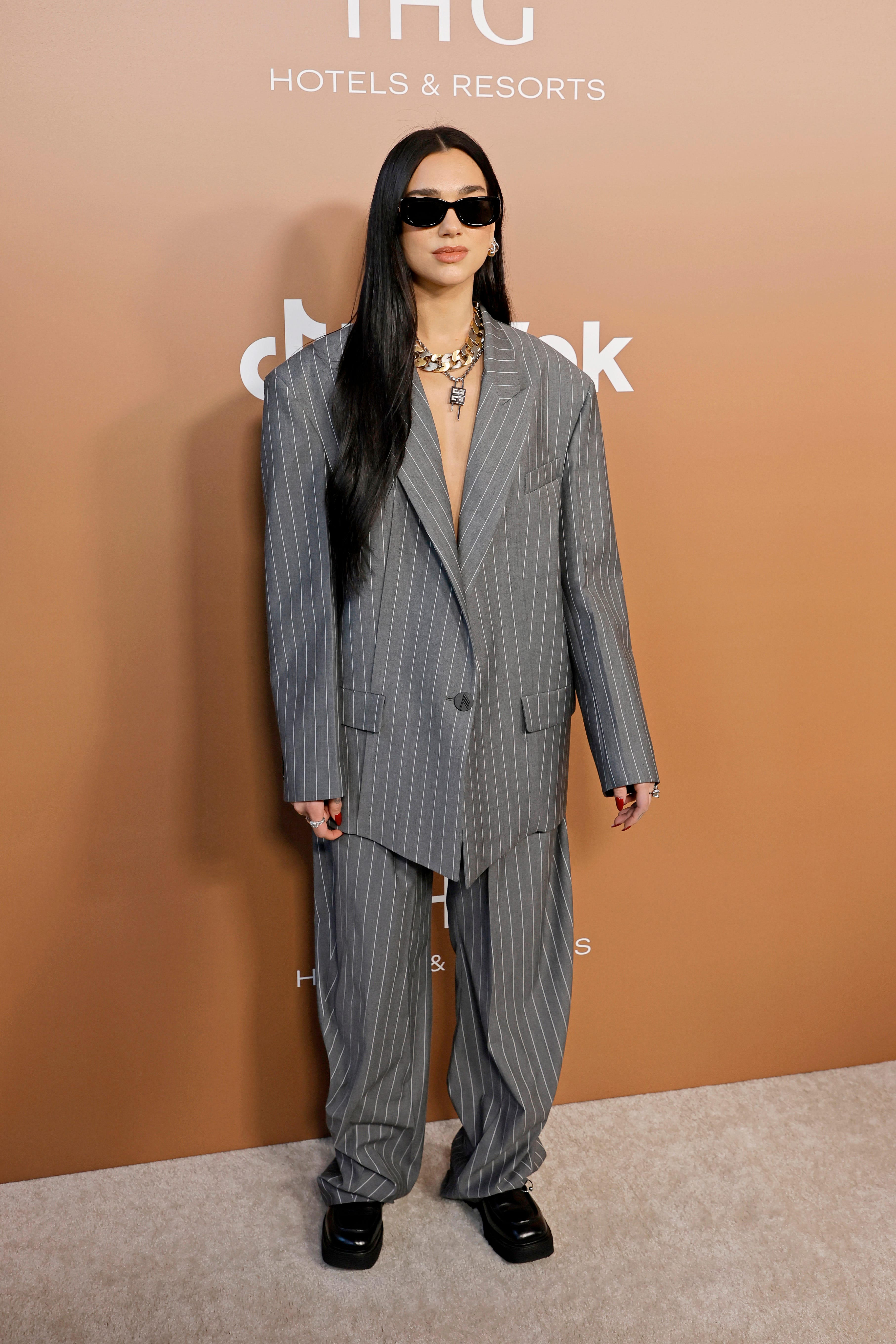 Xu hướng màu suit oversize 2025