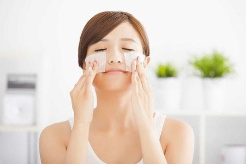 Làm sạch da trước khi ngủ